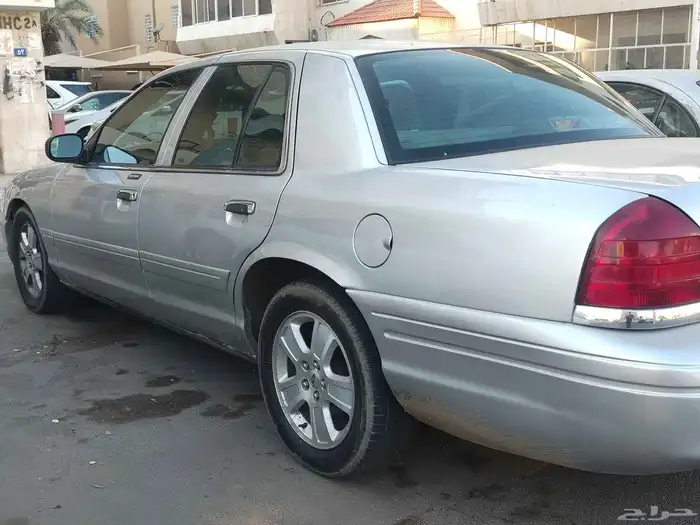 Ford Victoria 2008 6