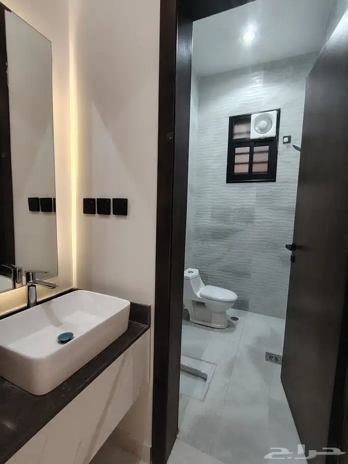 للبيع شقة تمليك شرق خميس مشيط مصعد جاهز 5