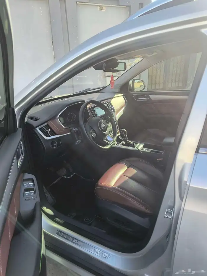 MG RX5 2020 فل أوبشن (فئة LUX) 4