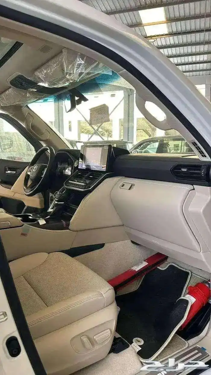 تويوتا لاندكروزر GXR تنفس طبيعي موديل 25 2