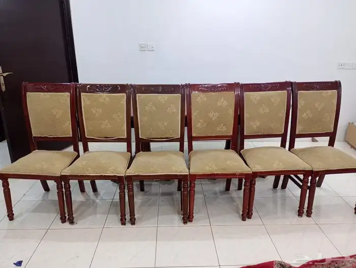 طاولة طعام فخمة ونظيفة 1