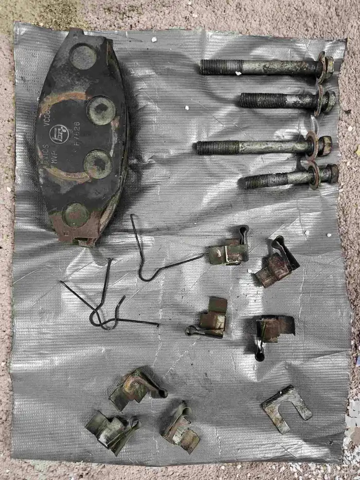 قطع غيار هايلكس 1998 - 2001 - 2005 5