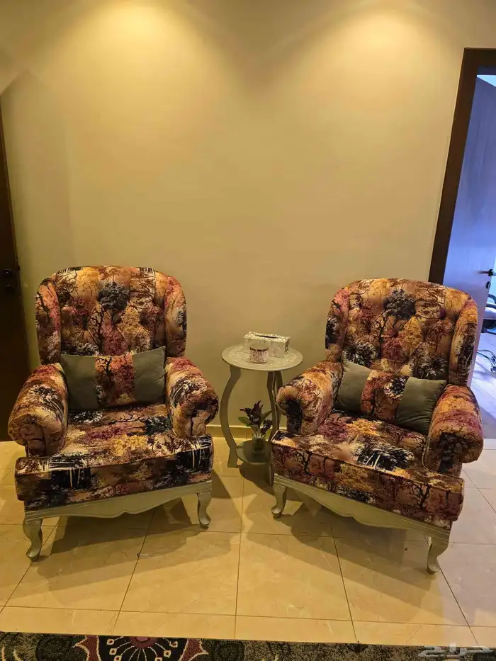 Beautiful 11seater sofa set with curtains 1