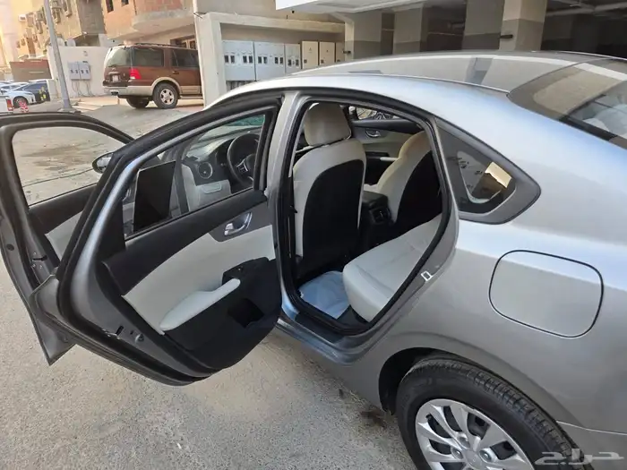 كيا سيراتو 2023 3