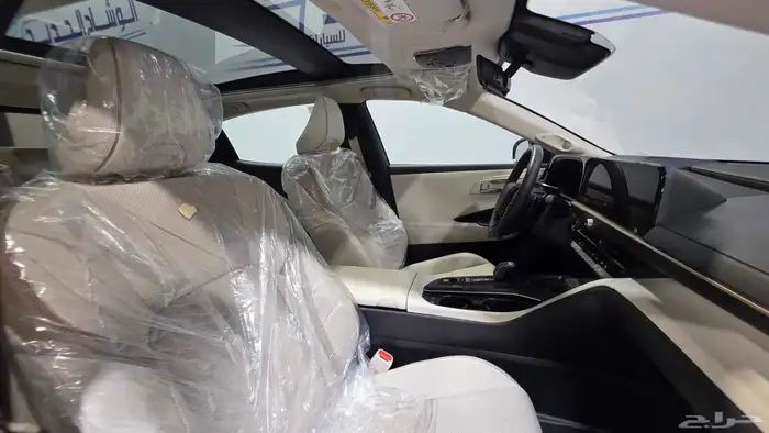 كراون ماجيستا فل كامل 2023 13