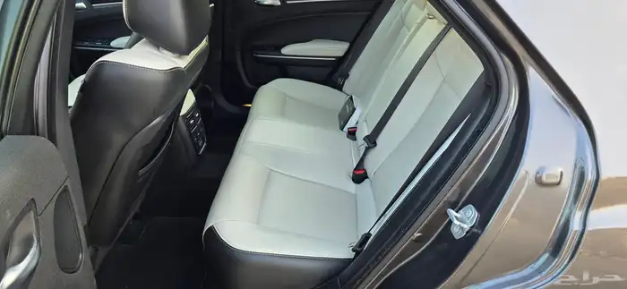 كرايزلر S300 2021 فل كامل V6 18