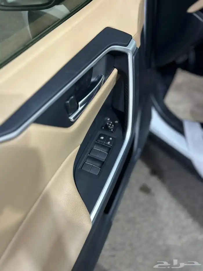 راف فور XLE موديل 25 6