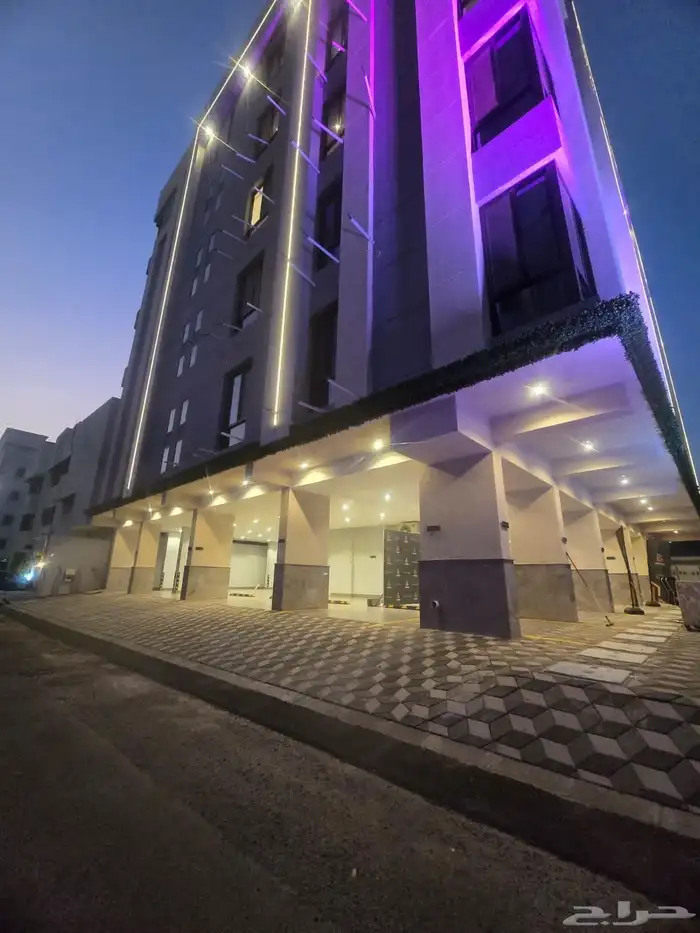 شقة فاخره للبيع حي الفيصليه 18