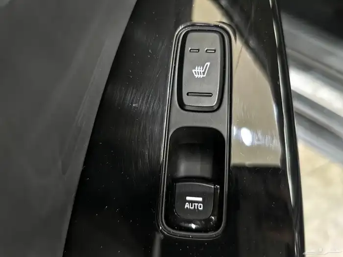 كيا K7 (كادينزا) وارد كوريا بنزين موديل 2020 م بحالة ممتازة 23