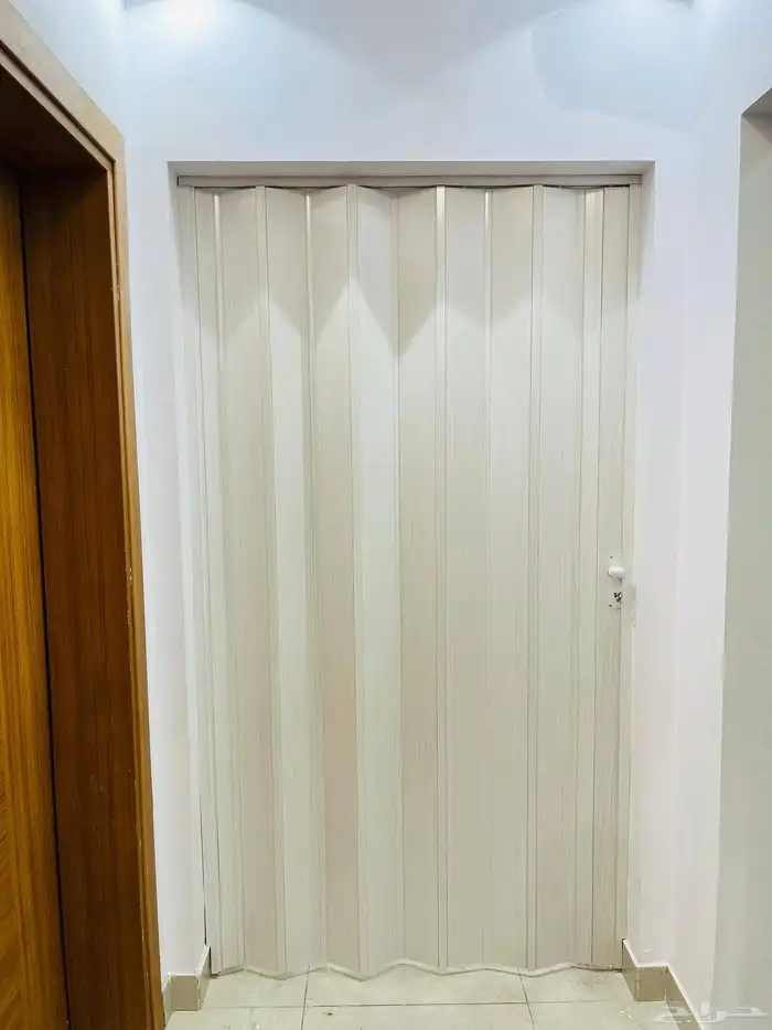 Accordion Sliding Doors Leather and Plastic 9