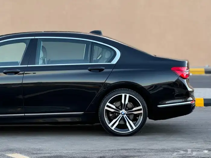 بي ام 730 L I 15