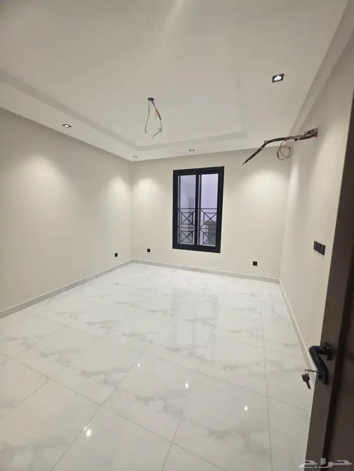 شقق 5 غرف وروف جديده للايجار حي المنار 2