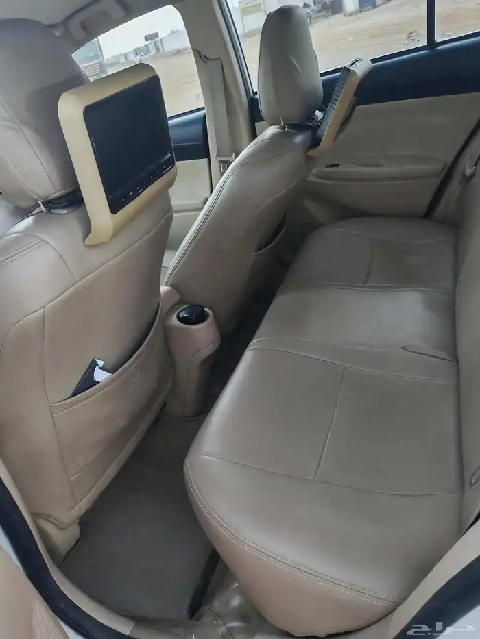 تويوتا يارس ليمتد فئة E موديل 2017 4