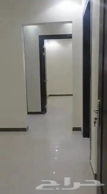 شقه للبيع في عماره سكنيه 8