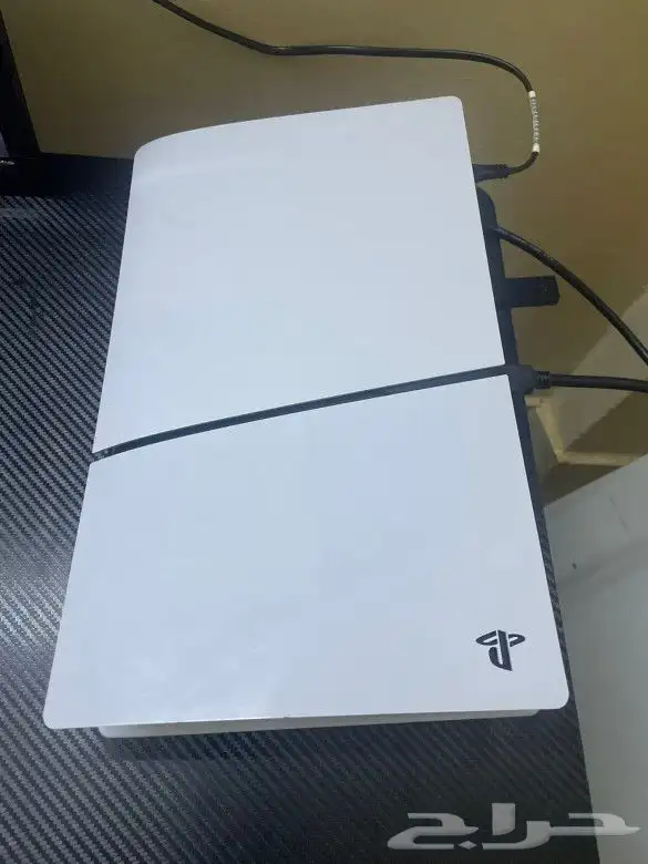 Sony 5 for sale with original controller and HD cable 3