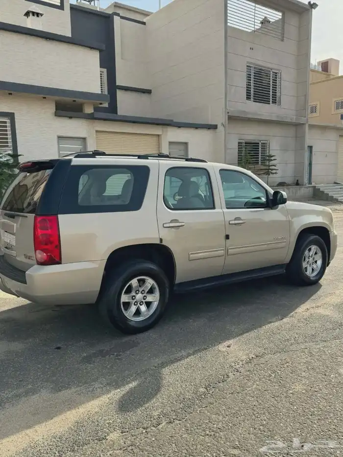 GMC Car in excellent condition 2
