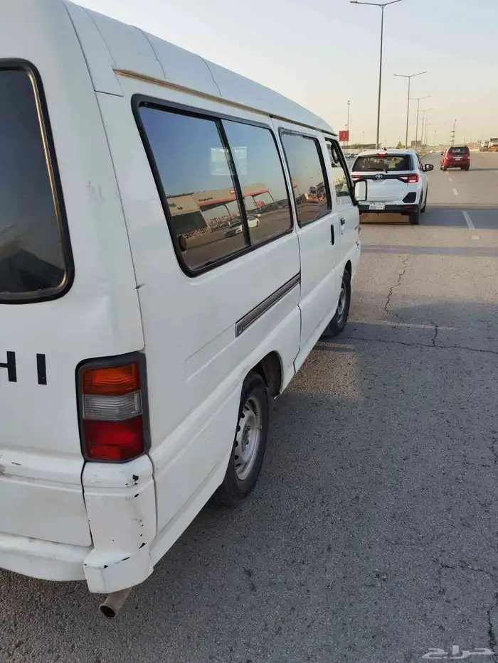 موستبيشي لانسر 2