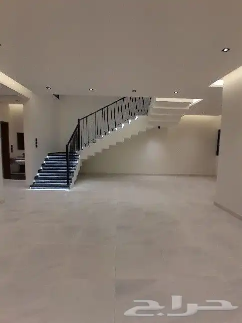 للبيع روف علوي مع ملحق مدخل سياره تشطيب راقي حي الوسام 9