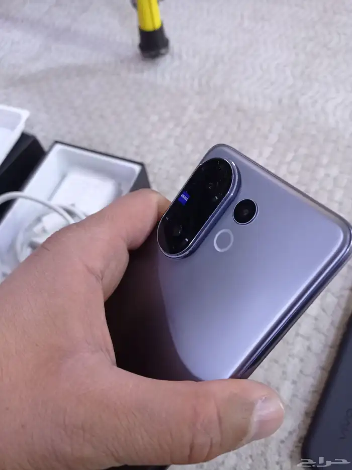 فيفو V60 نظيف جدا256جيجا الرام12...5G 1