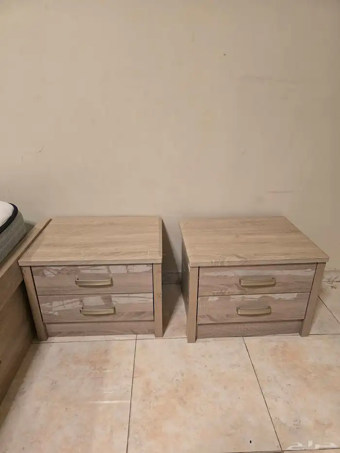 غرفة نوم مع مرتبة 2