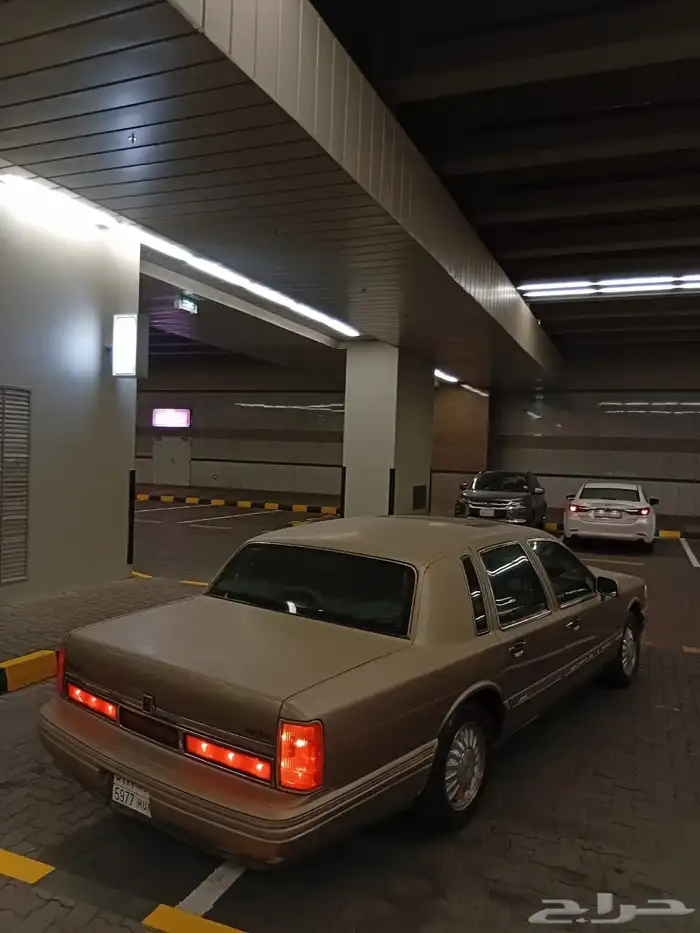 لينكون تاون كار 1995 2