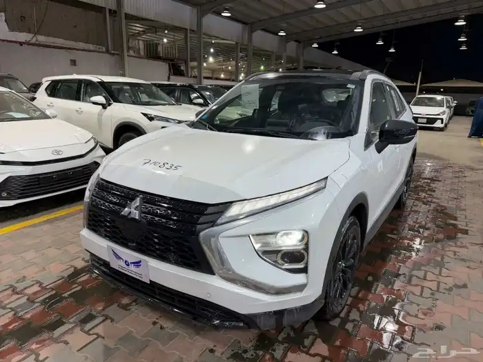 ميتسوبيشي اكبلس كروس بلاك سلام 2025 1