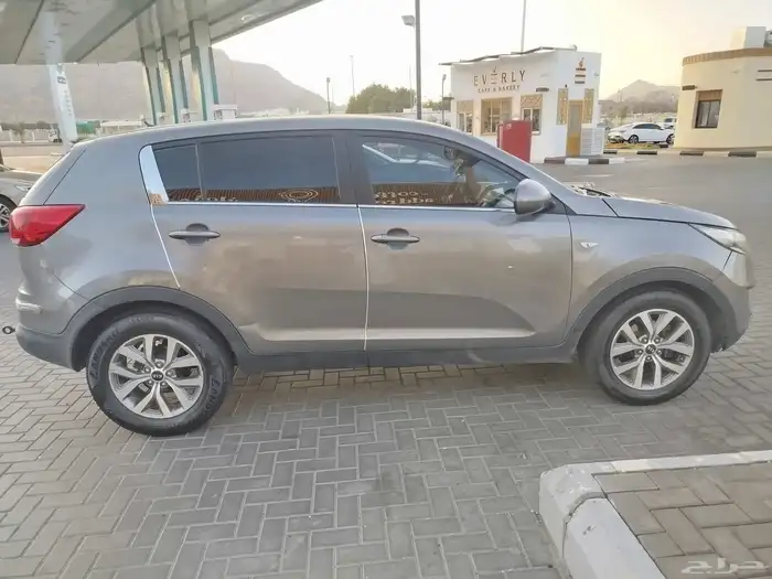 2016 Kia Sportage car 2
