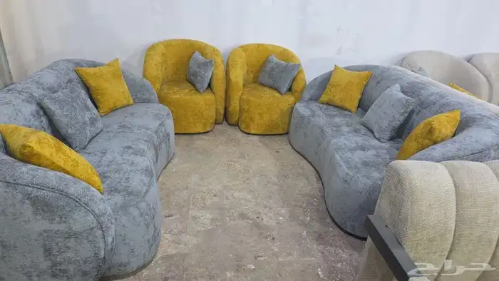 New sofas available at a discounted price with delivery in R 24