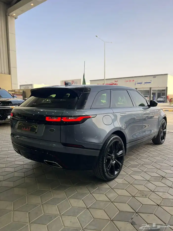 Range Rover  2018  Velar  Full option  4cylinder 3
