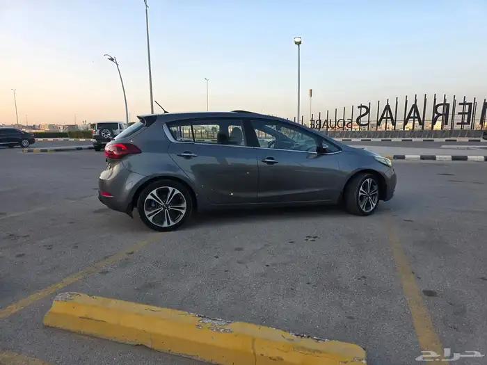 Kia Cerato 2016 Full Option Hatchback 4