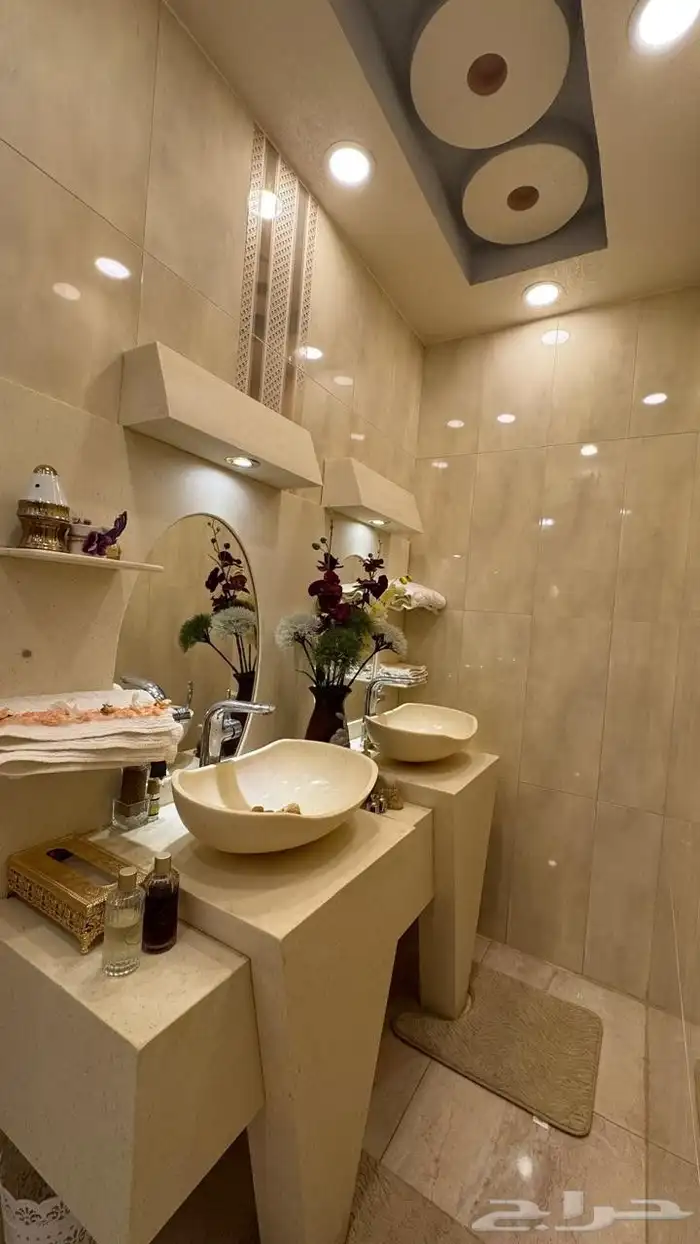Luxurious building with a penthouse for sale in Taif 3