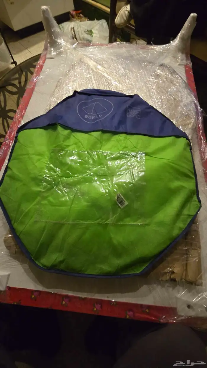 Long mirror rotates 360 degrees 3