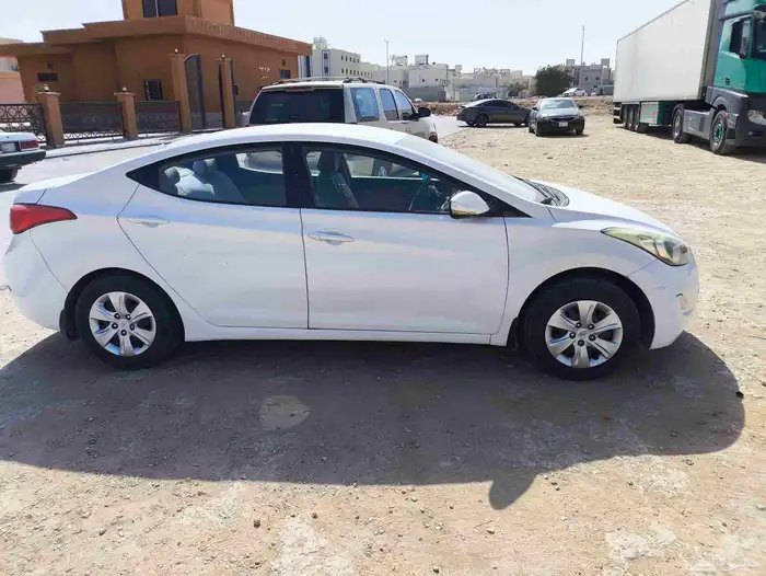 Hyndai Elantra GLS 2014 4