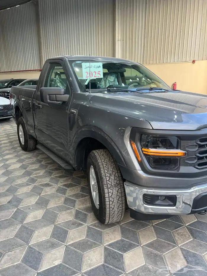فورد F150  2025  لون رمادي 2
