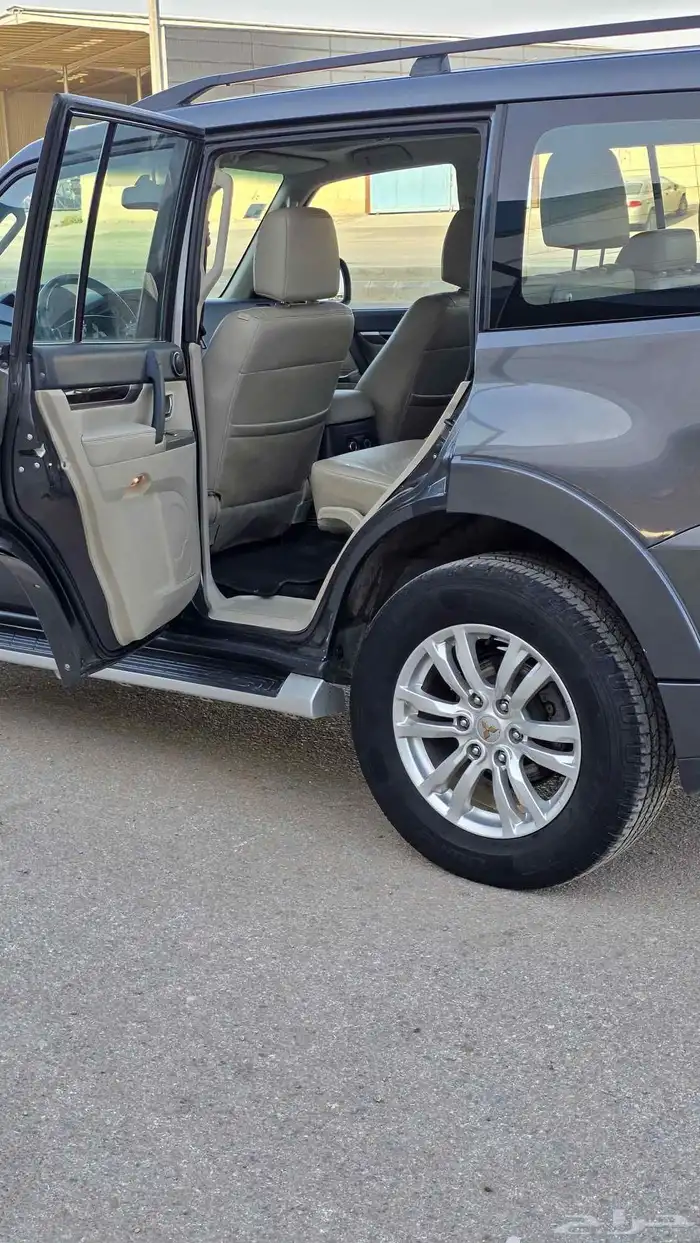 ميتسوبيشي باجيرو GLS موديل موديل 2022 11