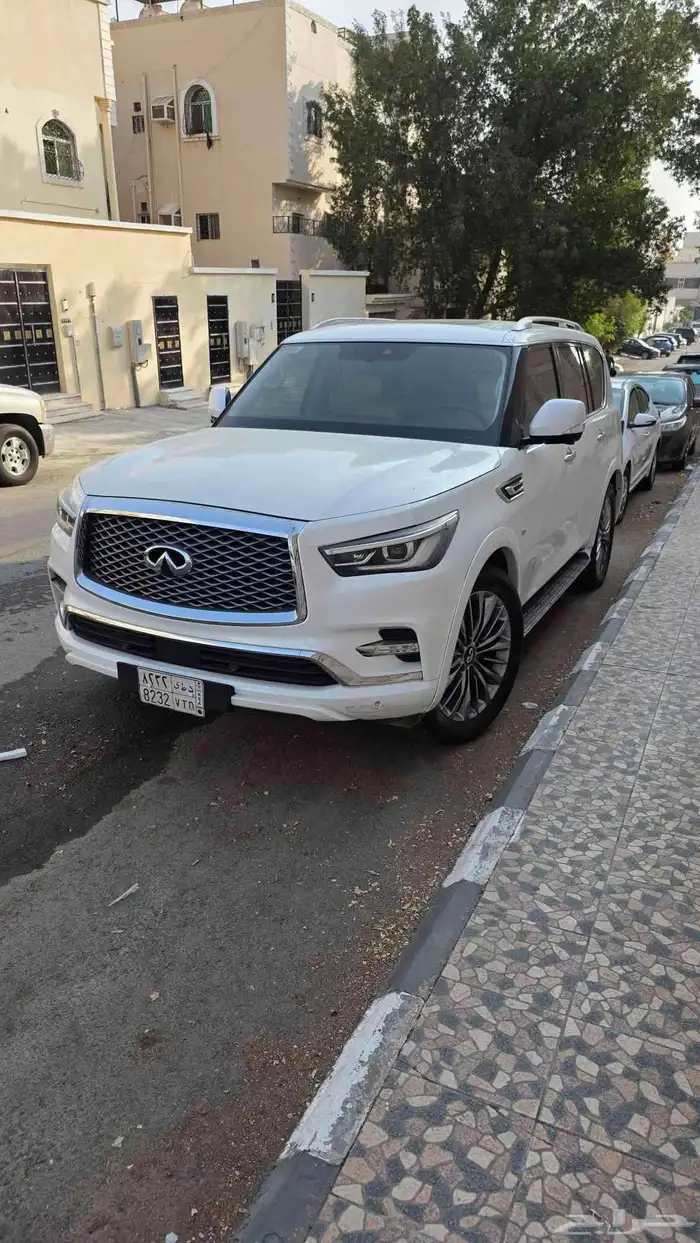 سيارة انفينتي qx80 كيو اكس 80 نظيفة 11