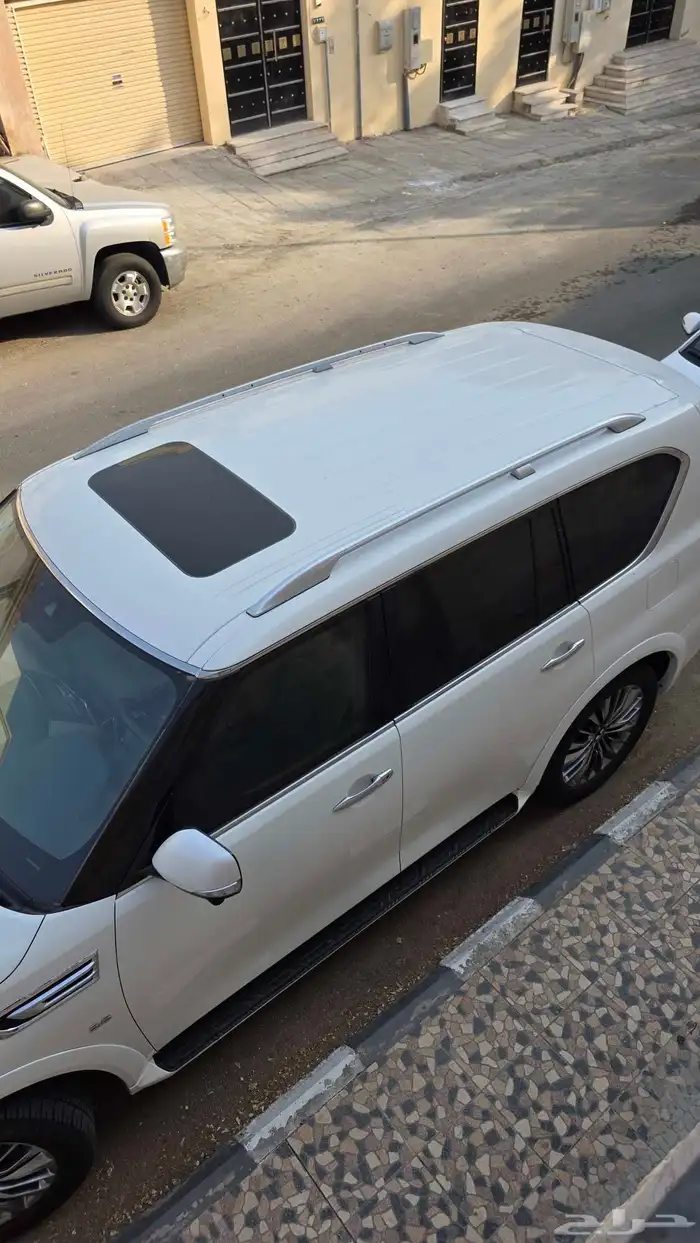 سيارة انفينتي qx80 كيو اكس 80 نظيفة 14