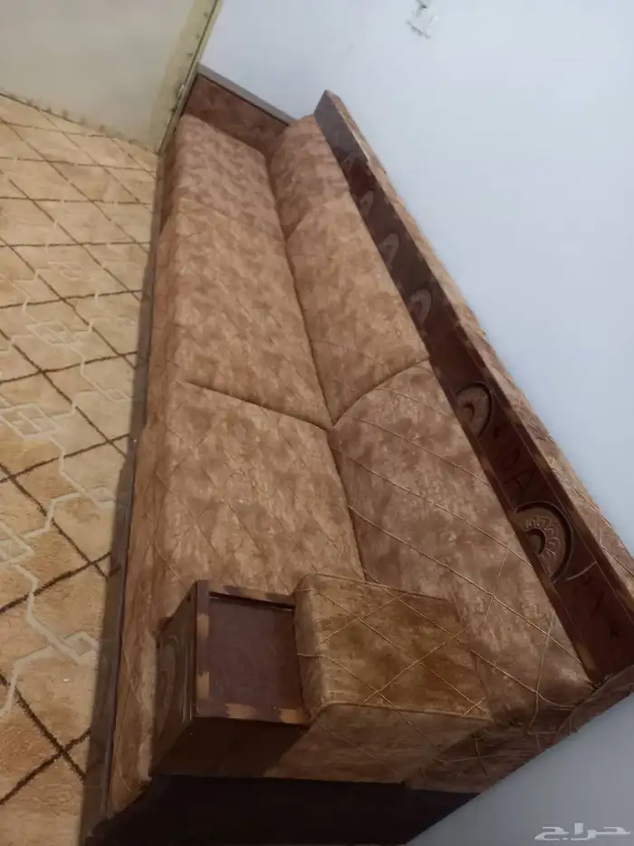 كنب عدد 100 حبة نظيف يصلح للقصر والقاعات والمنازل 1