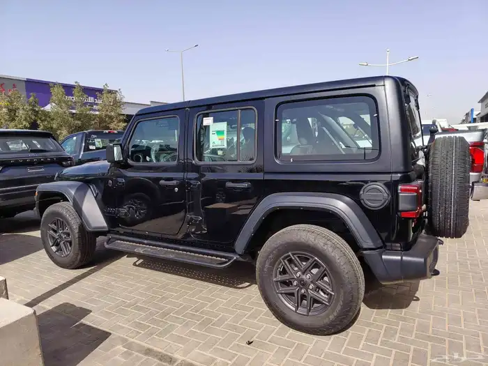 جيب رانجلر سبورت موديل 2025 بترومين 5