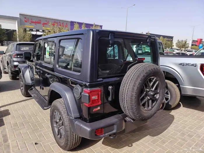 جيب رانجلر سبورت موديل 2025 بترومين 7