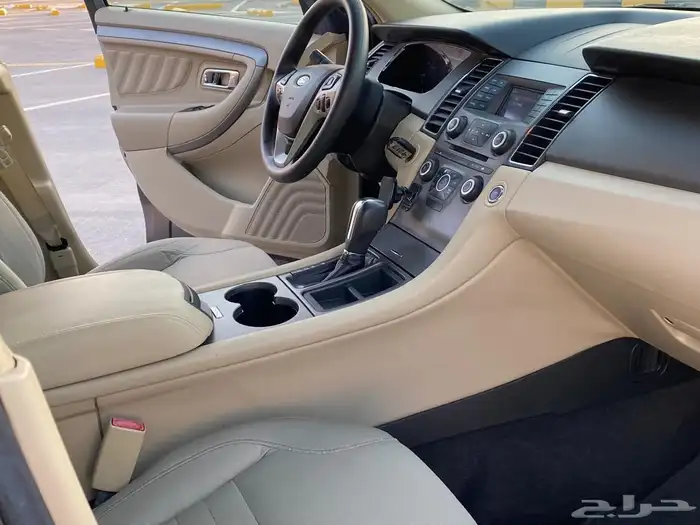 Ford Taurus model 2017 4