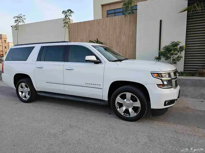Chevrolet Suburban 2015 Pearl halfoption 4x4 3
