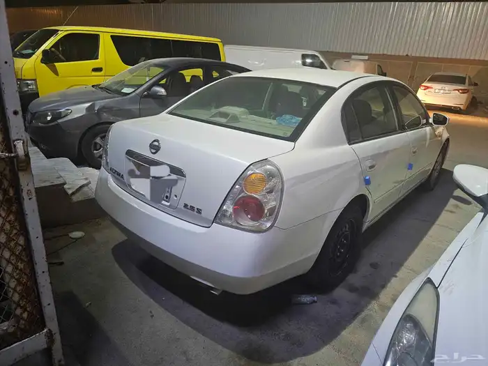 للبيع سيارة نظيفة جدا نيسان التيما 2007 قير عادي ممشي 236974 2