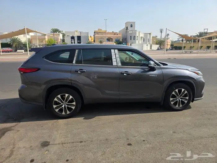 For sale Toyota Highlander midoption 2021 first owner 5