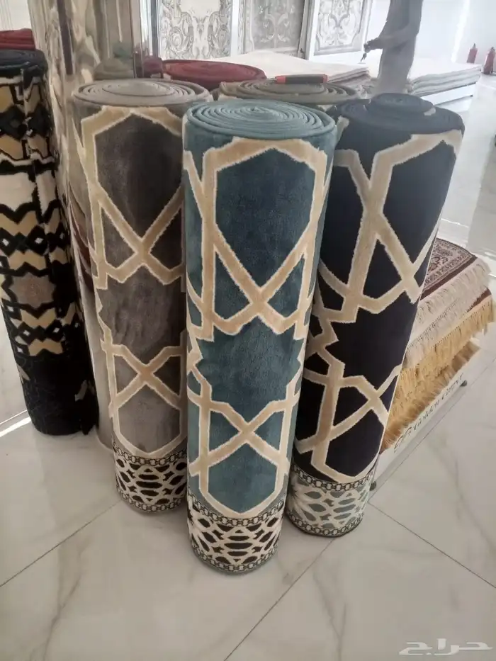 We have all kinds of carpets American Turkish and Jordanian 4