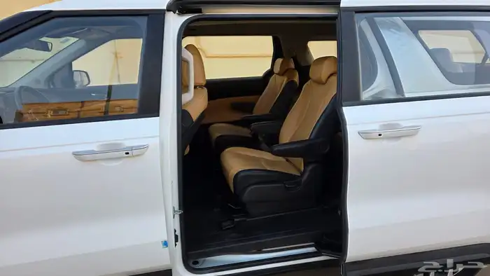 كيا كارنفال 2021 11