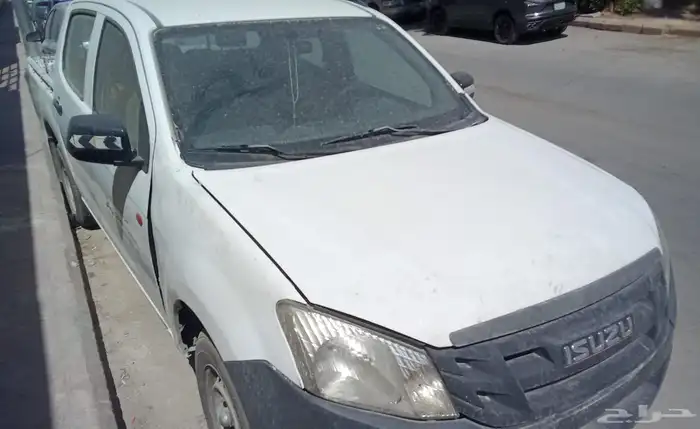 Isuzu 2014 good condition selling to the highest bidder 1