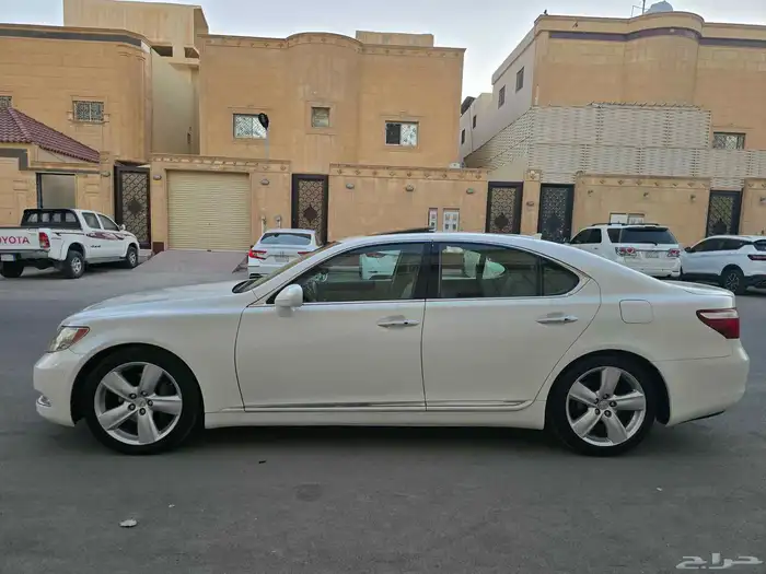 لكزس 460 LS امريكي لؤلؤي داخليه بيج 2008 ماشيه 220 2