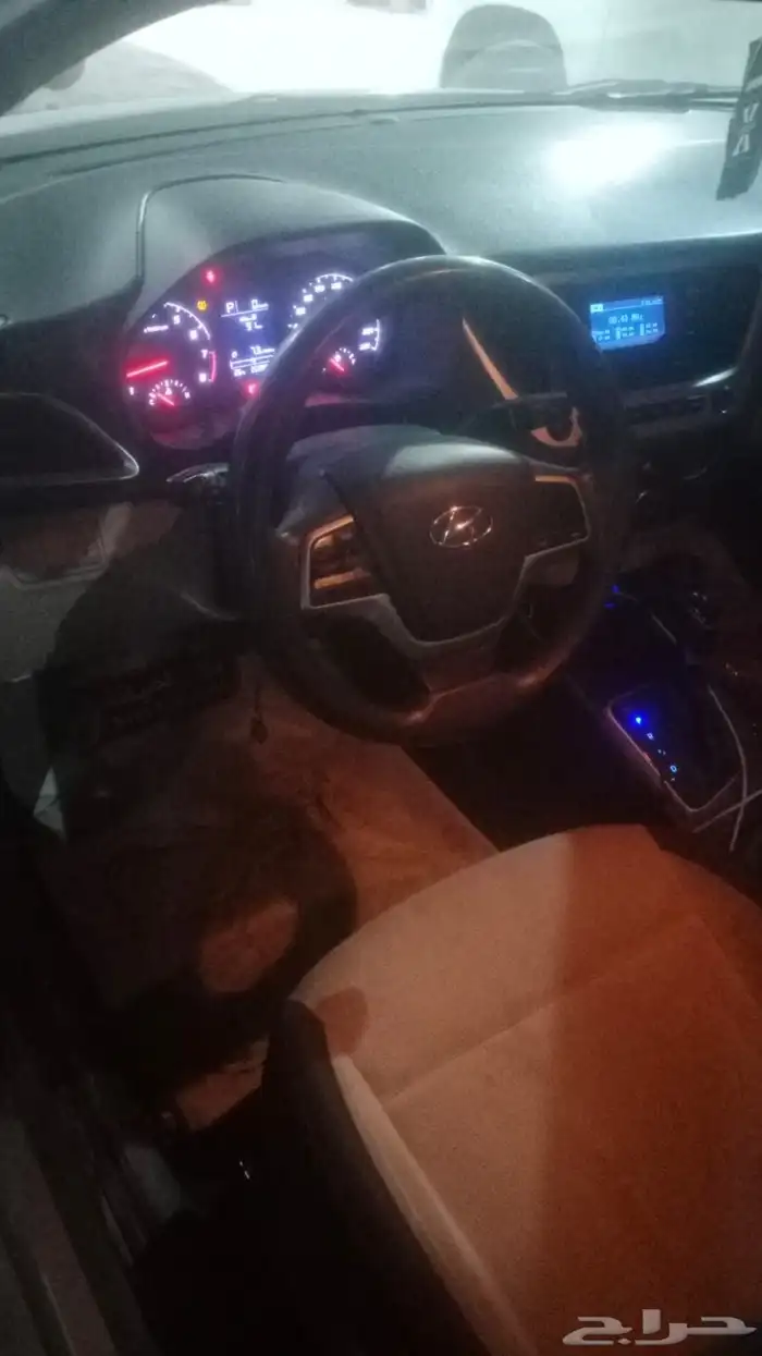 للبيع اكسنت 2022 5