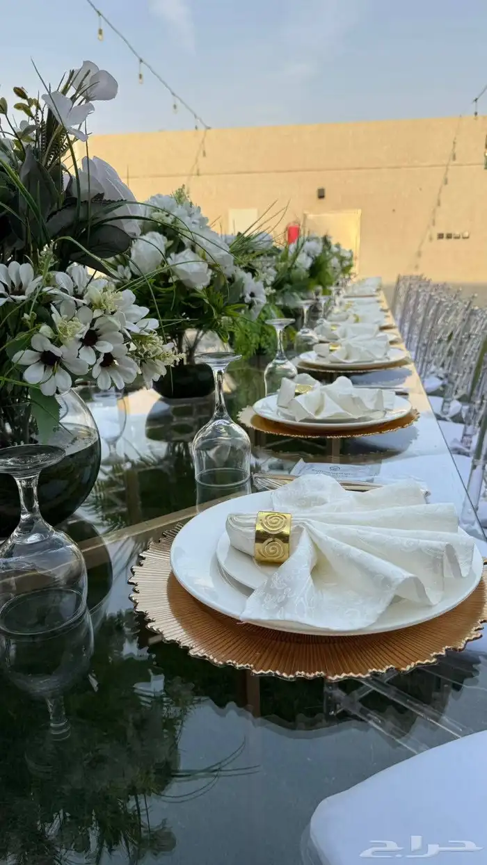 Rent dining tables dining table sofa seating coffee seating 7